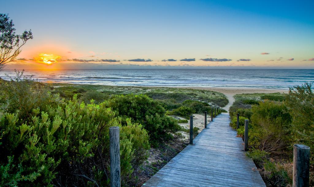 Wairo Beach Holiday Park Tabourie Lake Eksteriør bilde